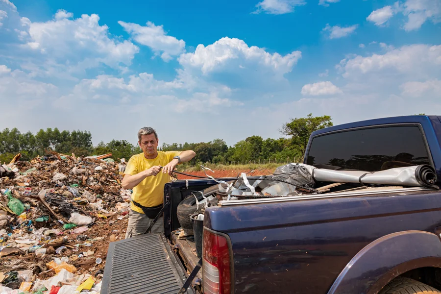 How Junk Pickup Can Simplify Your Garage Cleanout Process in Henderson, TX