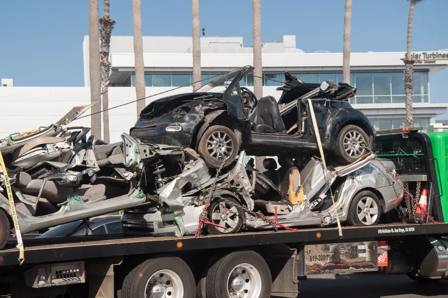 What to Expect During a Scrap Car Removal Service Henderson, TX